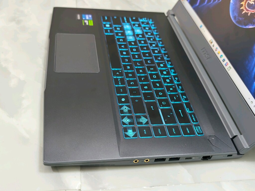 Msi Thin i5 12450H RTX 3050 16GB Ram 512GB SSD - 2