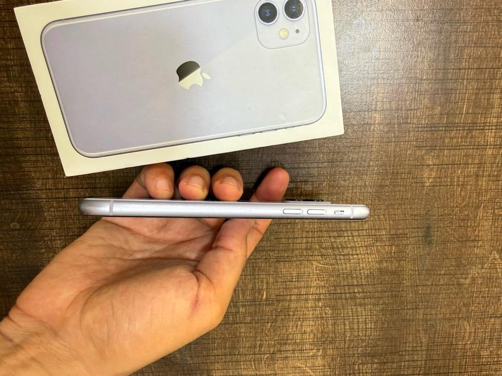İPHONE 11 64 GB - 9