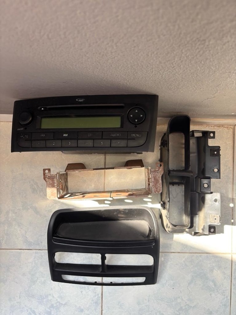 Fıat linea soket ve teyp - 4