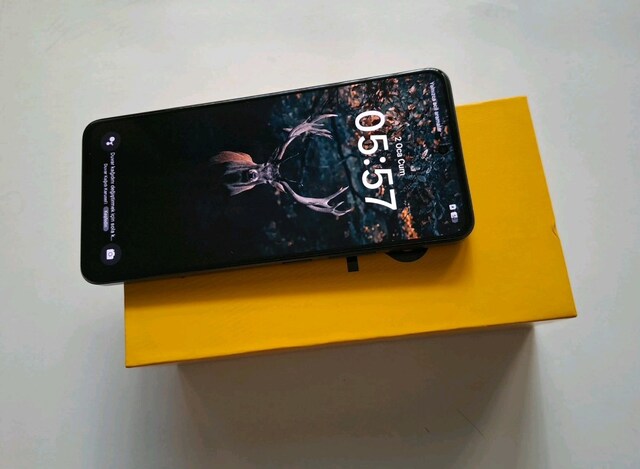Realme 12 - 256 GB ( 8 + 8 ram ) tertemiz problemsiz tamir görmemiş