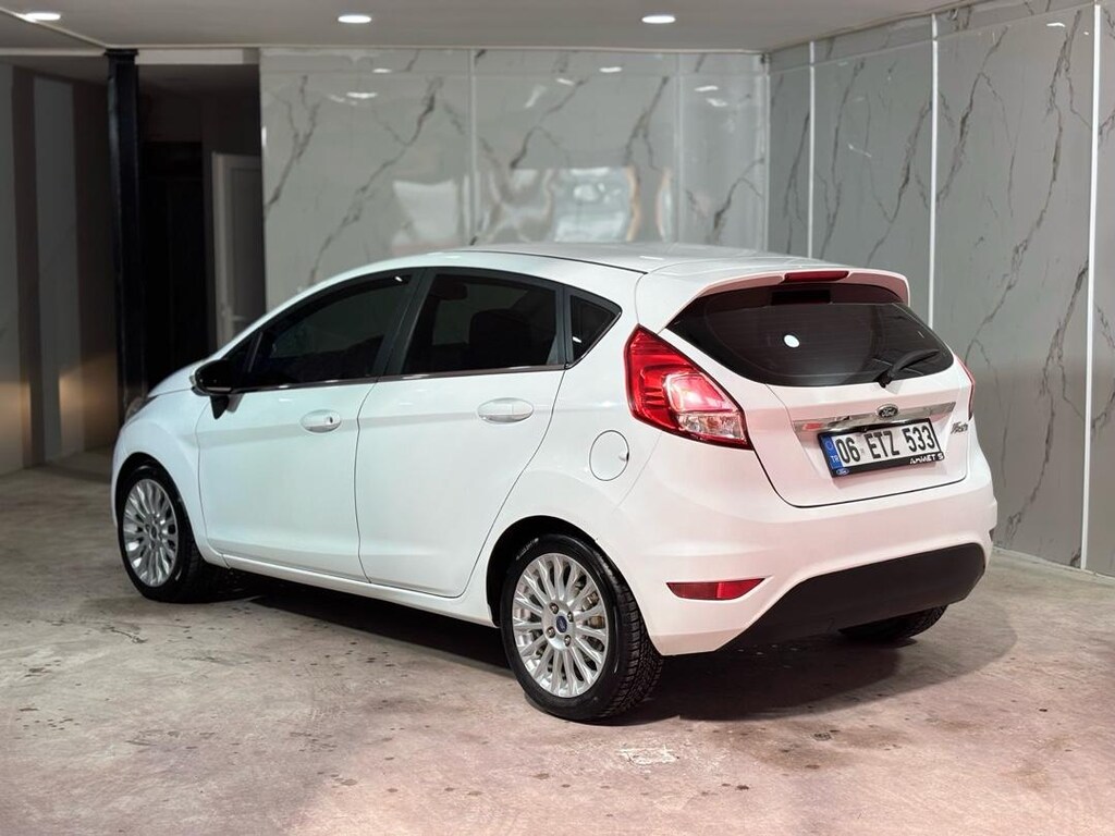 Ford Fiesta - 5