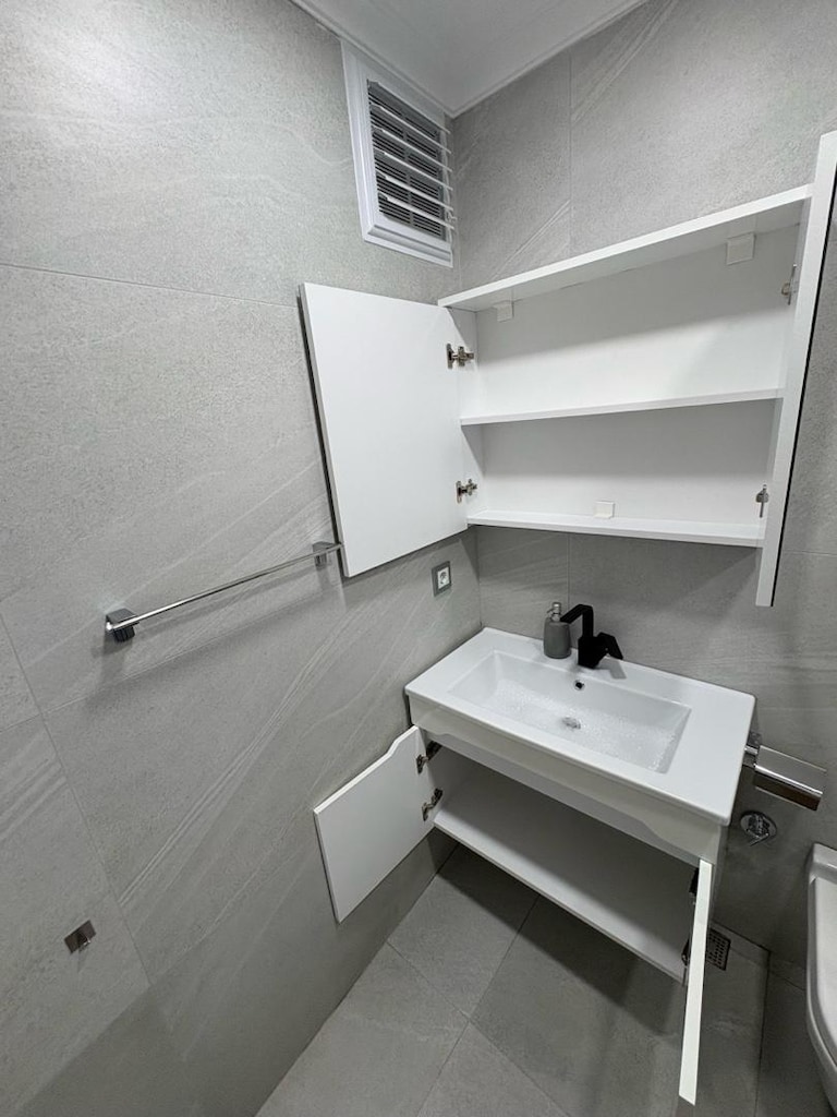 Dolaplı Lavabo - 2