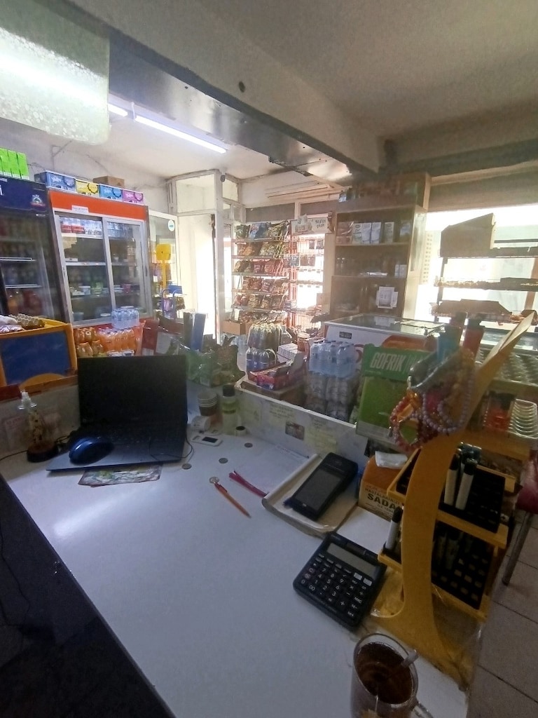 market - 6