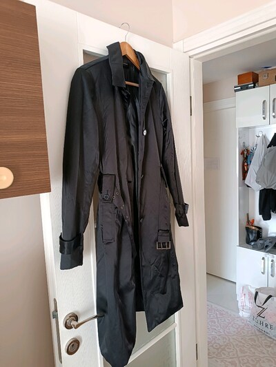 ZARA Woman Uzun Siyah Kuşaklı Kadın Trençkot