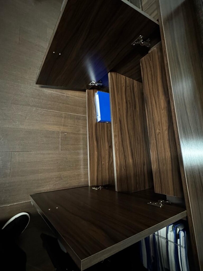 Tepe Home Salon için Aynalı Konsol - 4