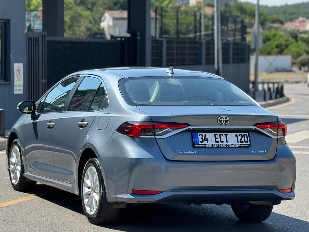 TOYATA COROLA 1.8 hibrit (64.000 km ) - 8