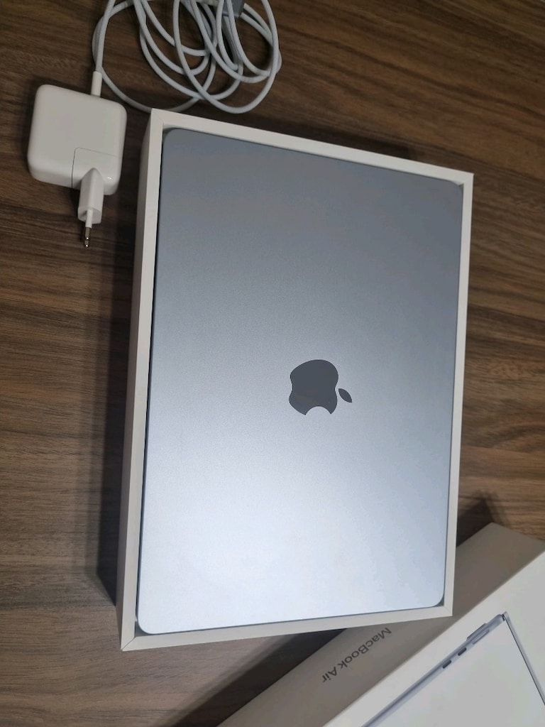 Apple MacBook Air M4 16GB / 256GB – Gök Mavisi - 4