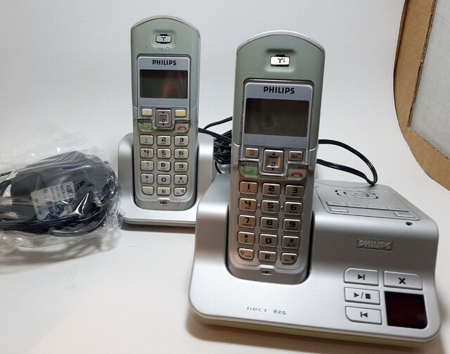 PHİLİPS Dect 225 Çiftli Telsiz Telesekreterli Ev Telefonu
