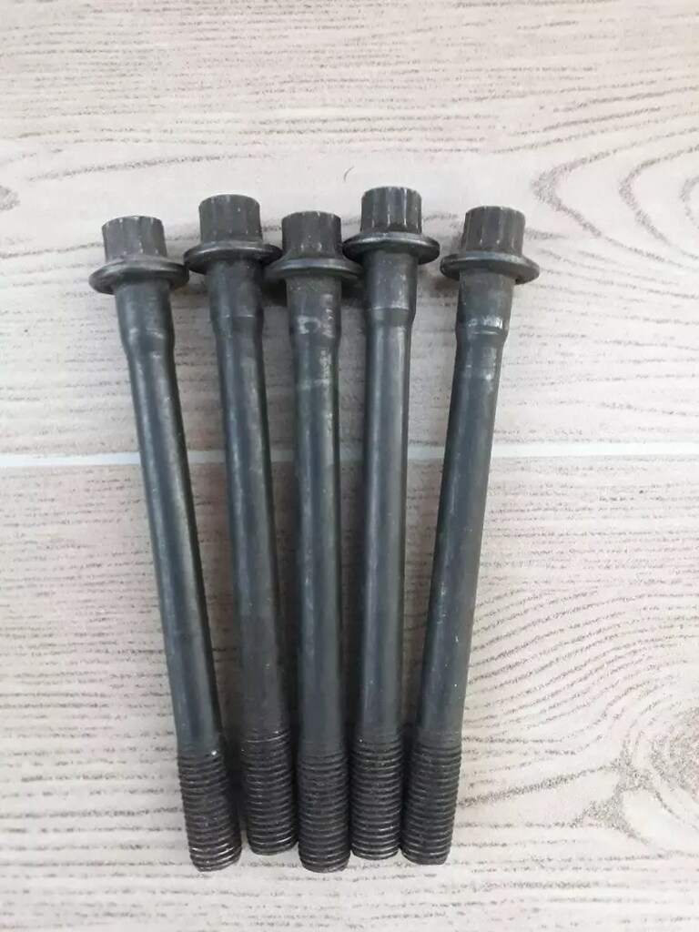 Silindir kapak civatası efsane kasa toyota corolla 92-98