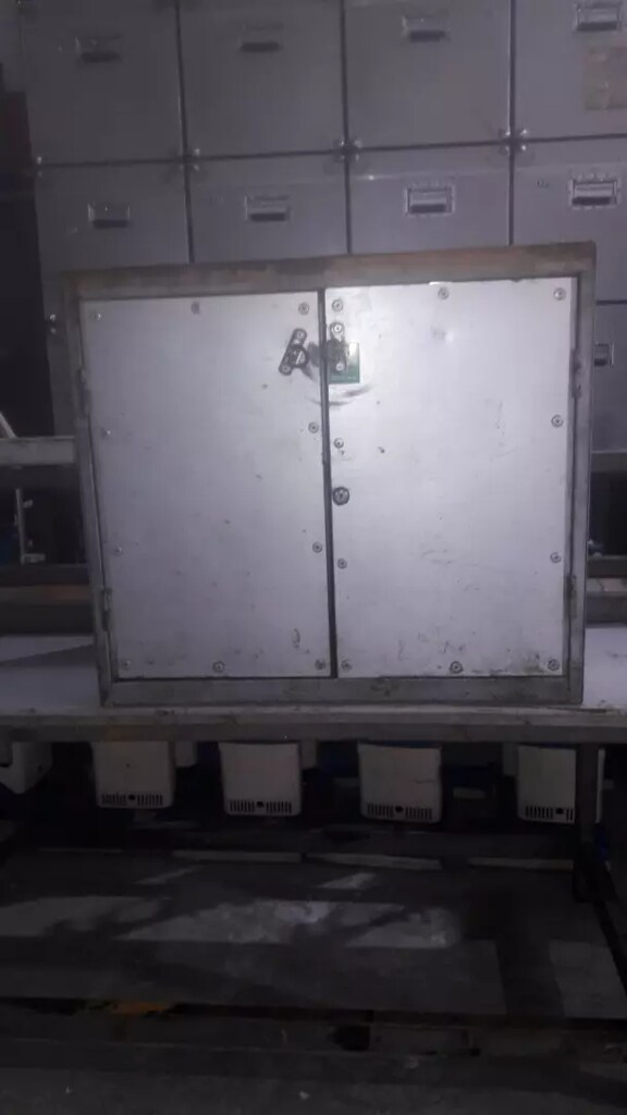 Metal Dolap (Aliminyum ve Demirden. 76cmx68cmx40cm - 5