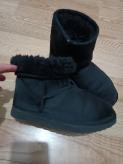 UGG TARZI SİYAH BOT,37 no,KISA BOY.(VOİCE ANGEL) YENİ gibidir.Tertemiz