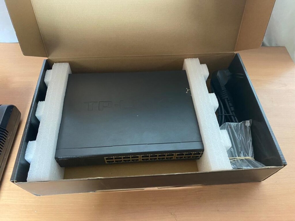TP-LINK TL-SG1024 24PORT 10/100/1000 Gigabit SWITCH - 6