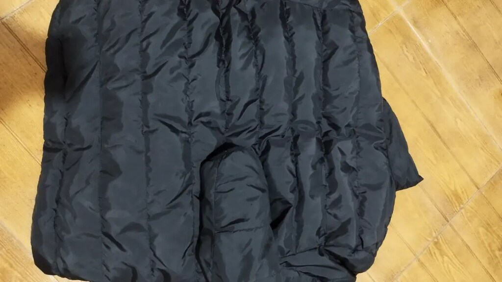 Slazenger mont..Sadece yan cepte ufak bir kusuru var, belli de olmuyor - 4