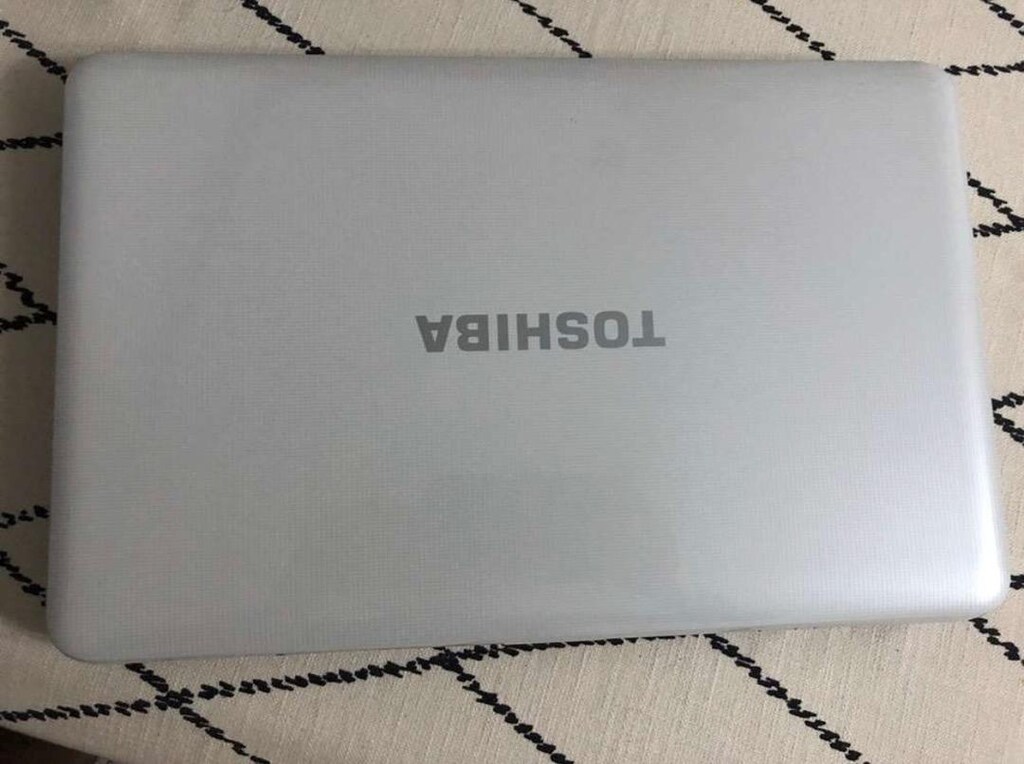 Toshiba Satellite L850 15.6 Intel Core i5-3210M 2.5GHz - 4