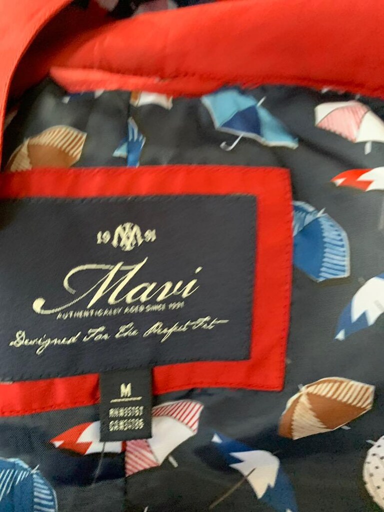 11/12 yaş civarı MAVİ marka rüzgarlık