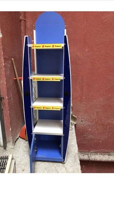 Dolaplı raflı stand