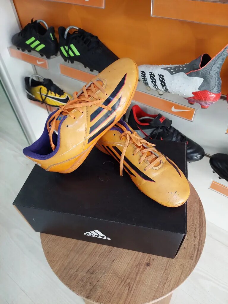 Orjinal Adidas 38.5 numara halı saha ayakkabısı İKİNCİ EL - 2