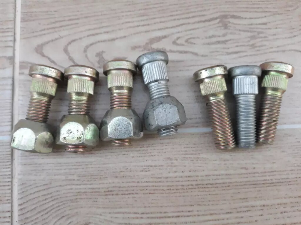 Bijon somunu ve civatası 92-98 toyota corolla - 3