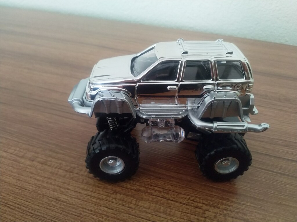 Metal canavar kamyon jeep oyuncak ışıklı amortisörlü çek bırak özellik - 5