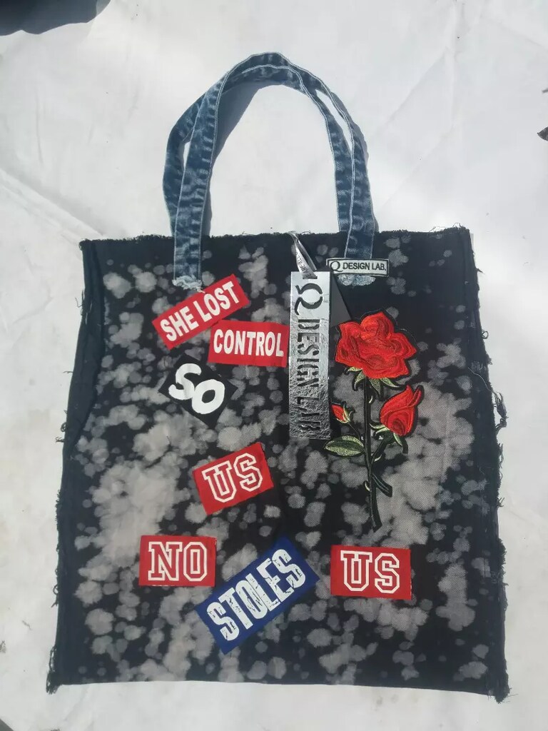 Q DESIGN LAB. ÇANTA 55x55 cm KADIKÖY İSTANBUL