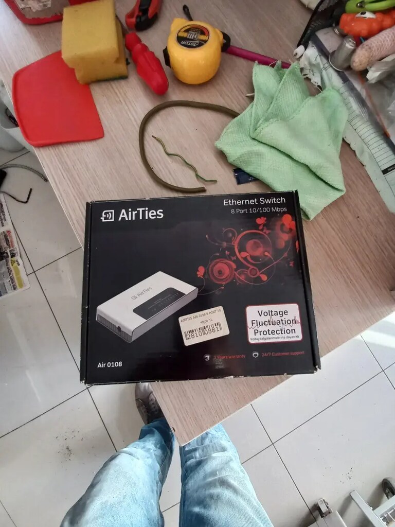 Airties sekiz port yüz megabit Ethernet dağıtıcı - 2