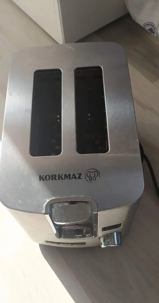 Ekmek kızartma makinesi