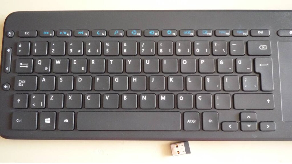 Microsoft Türkçe Kablosuz Touchpad'li All-In-One Multimedya Klavye - 4