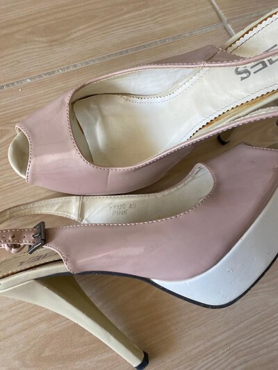 Stiletto topuklu ayakkabı