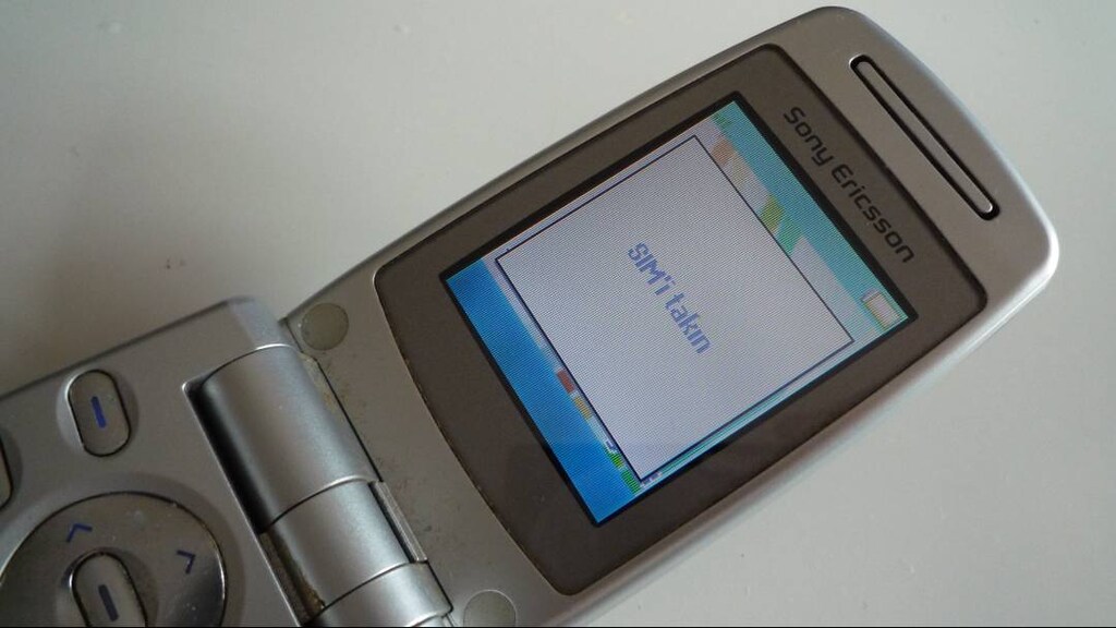 Sony Ericsson Z600 Tuşlu Telefon - 3