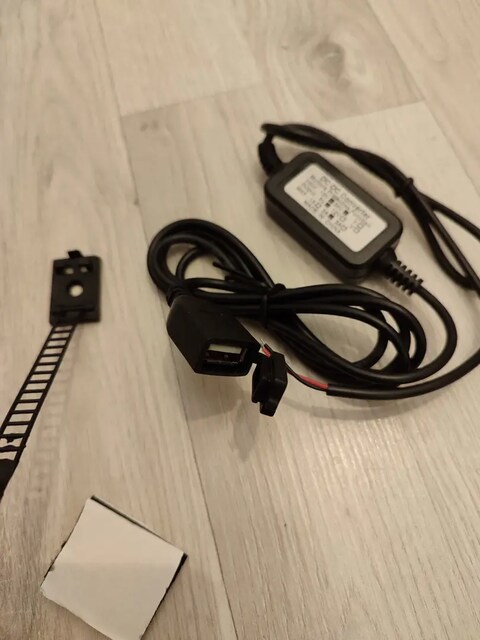 Şu geçirmez USB şarj cihazı
