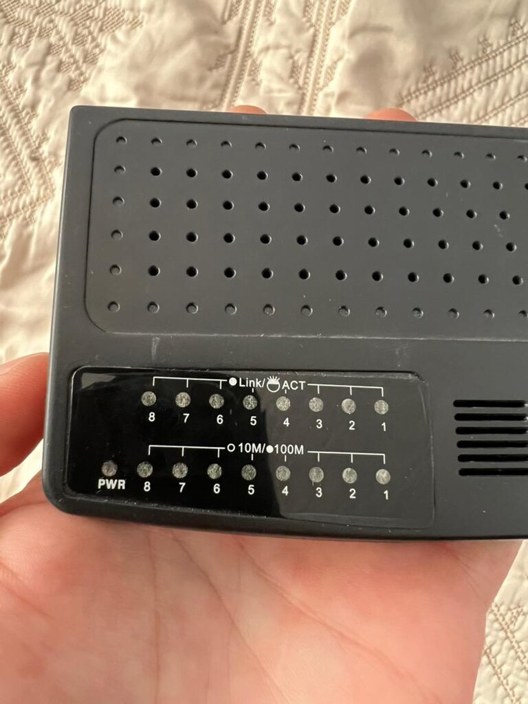 Uptech sw-108 switch - 2