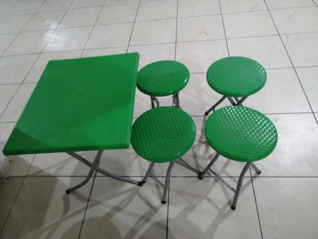 Plastik Masa + 4 tabure - 5