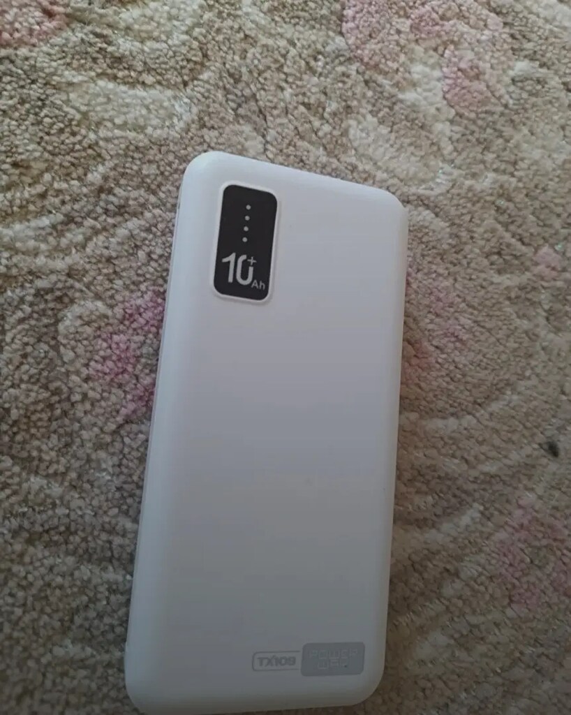 10.000 mAh Kablolu Dijital Göstergeli Powerbank Şarj Cihazı Şarj Aleti - 10