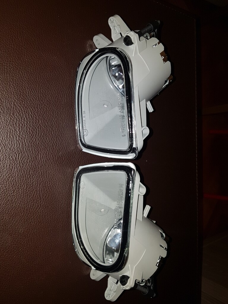 VOLVO V50 Ön Sağ ve Sol Sis Farı Takımı 2005-2007 yılları arası. - 9