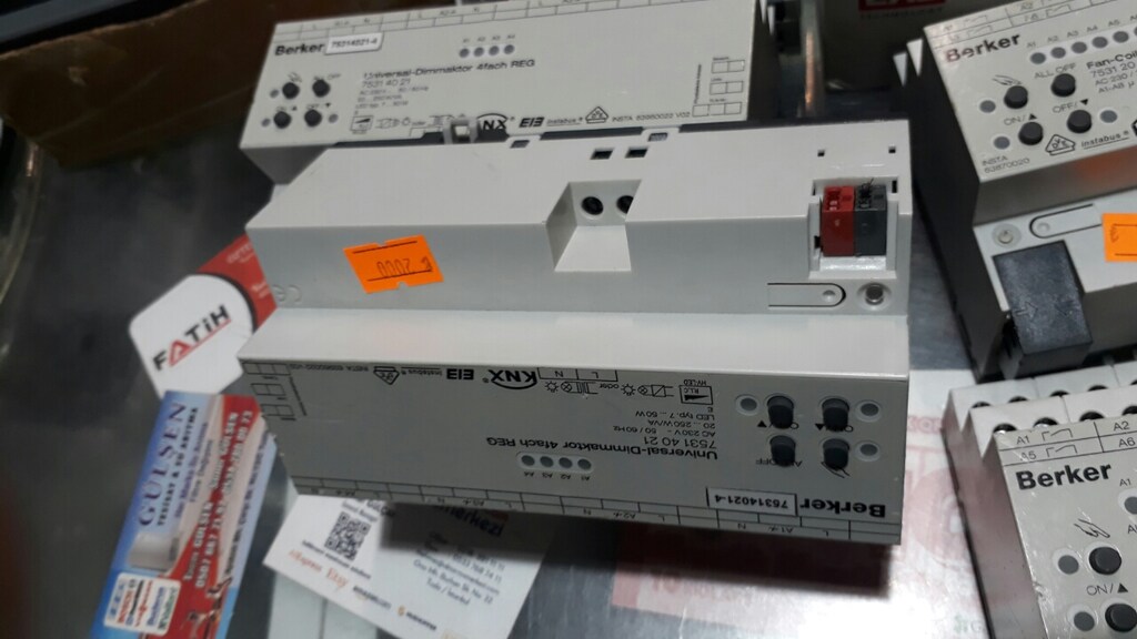 BERKER universal dimmaktor 7531 40 21 - 2