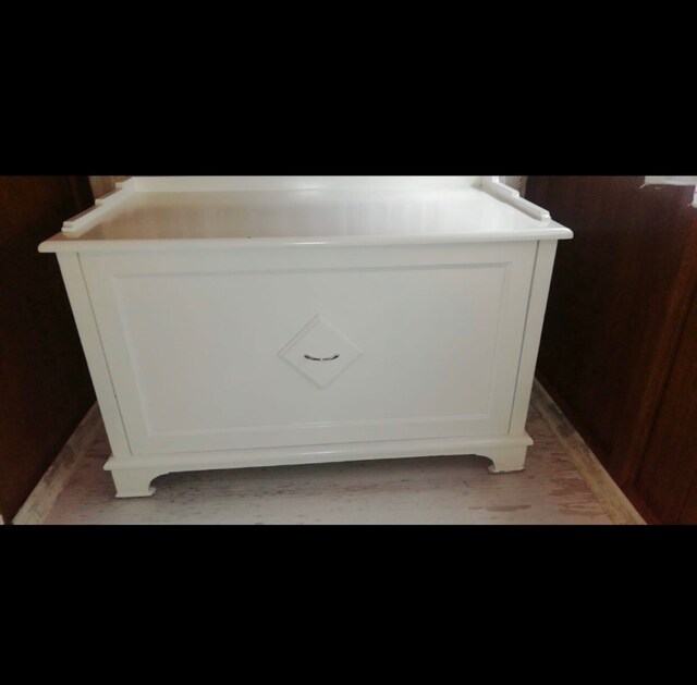 Dekoratif 0 gibi tertemiz sandık . Alsancakta. 1.10 x 65