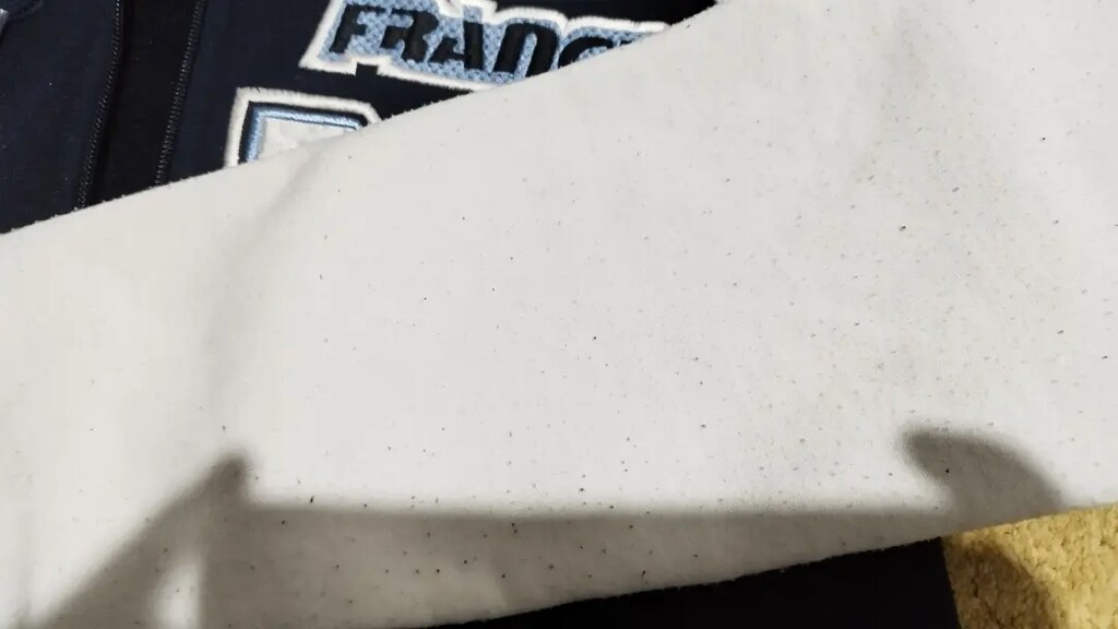 Kapişonlu sweat mont..Sağlam temiz onlarca bu modelden bulunur. - 4