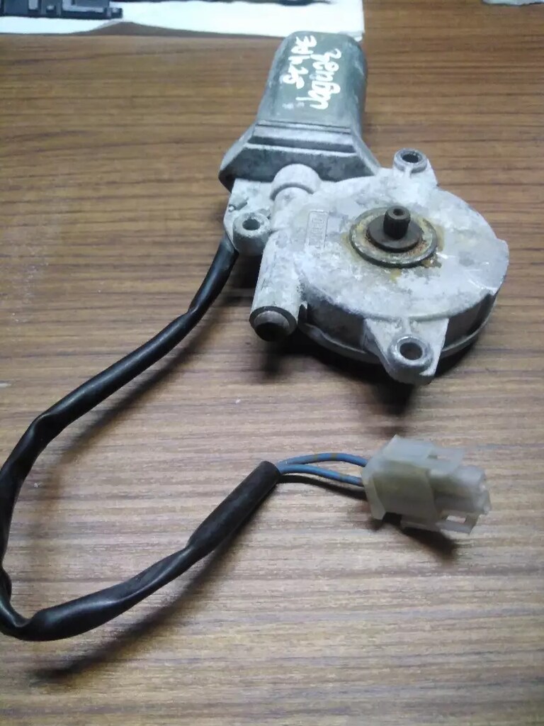 JAGUAR STYPE SUNROOF MOTOR - 4