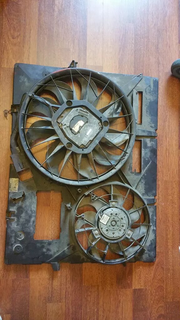PORSCHE CAYEN FAN MOTOR - 11