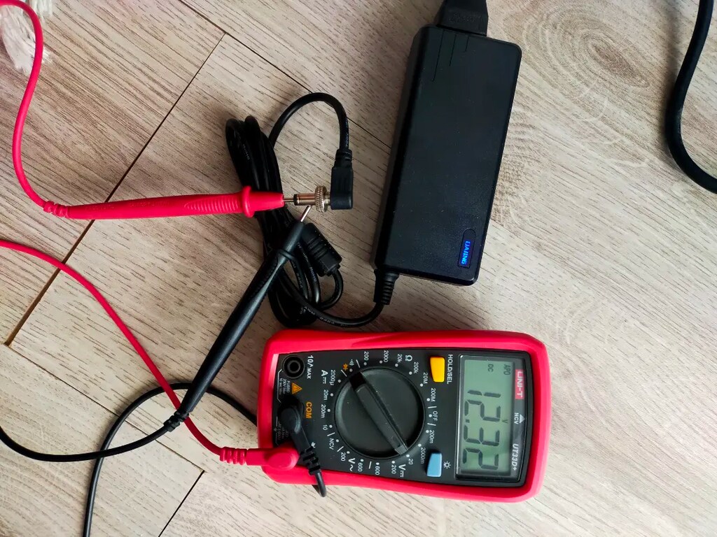 12 Volt 4 amper adaptör plastik kasa adetli vardır.. - 7