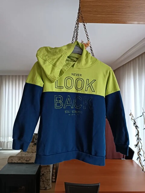5-6 yaş LCW erkek çocuk sweatshirt.yeni gibidir.Tarz,stil sevenlere...