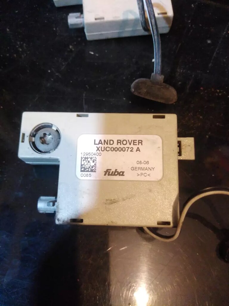 LAND ROVER DİSCOVERY 3/4 RADYO ANTEN AMFİ - 2