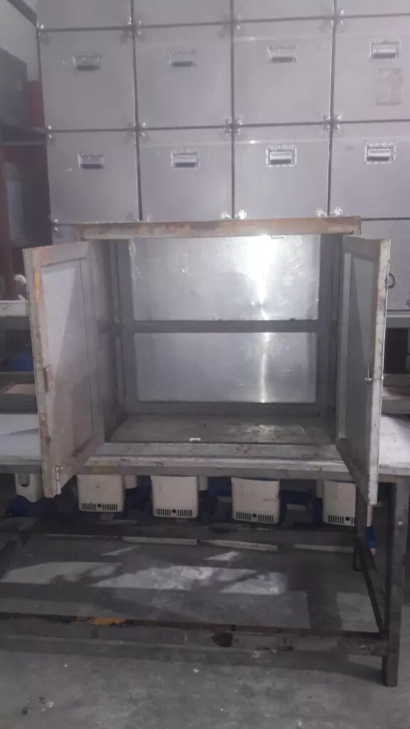 Metal Dolap (Aliminyum ve Demirden. 76cmx68cmx40cm - 4
