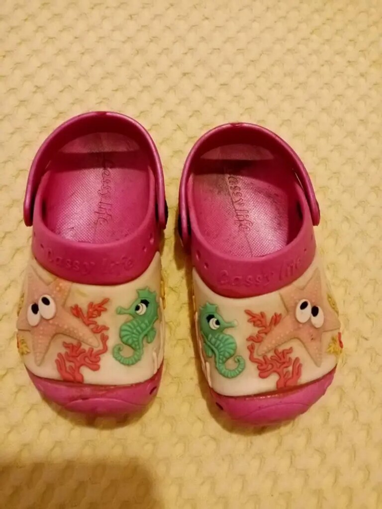 Kız çocuk 25 no sandalet terlik