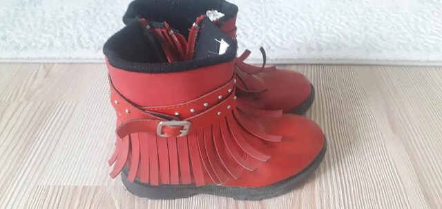 30 numara kırmızı bot ayakkabı
