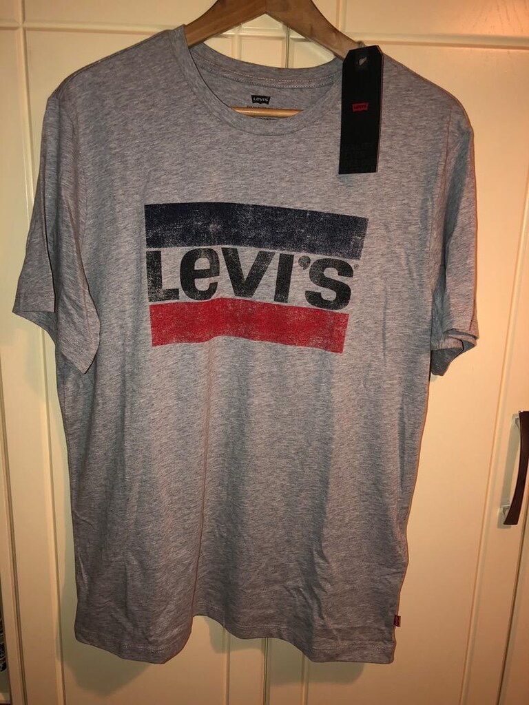 Levi’s Tshirt - 2