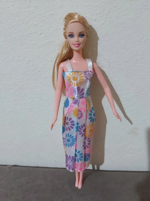 Barbie bebek