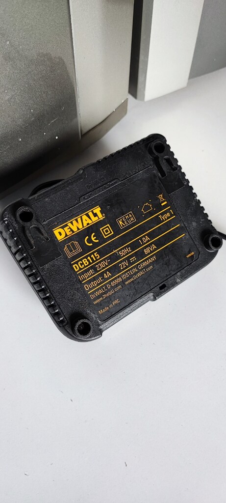 ŞARZ ÜNİTESİ CİHAZI MAKİNESİ ORJİNAL ALMAN DEWALT 18 VOLT V 14 VOLT - 3