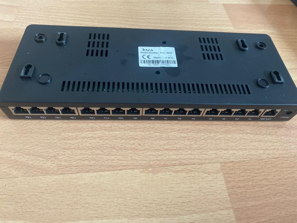 Inca 16 port 10/100 fast ethernet switch - 3