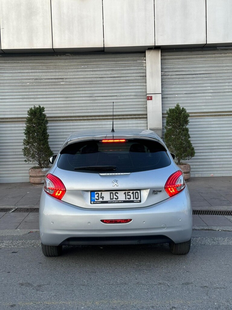 114 bin km'de Otomatik Peugeot 208 yakıt cimrisi - 3